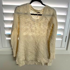 Free People OS lightweight  cream sweater. sz XS